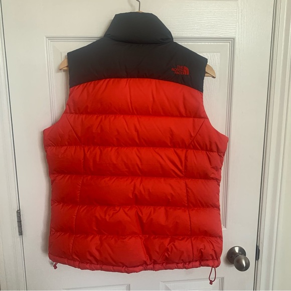 North Face 700 red puffer vest - Picture 2 of 6